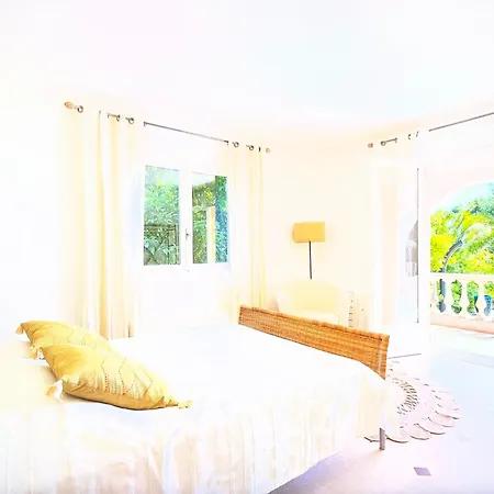Magnificent Sea View Pool Near Beaches Tatil Evi Le Lavandou